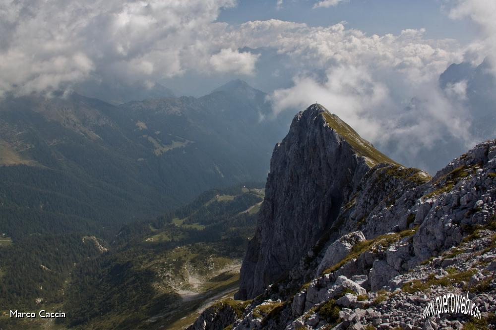 36_Il versante nord del Corna Piana.JPG